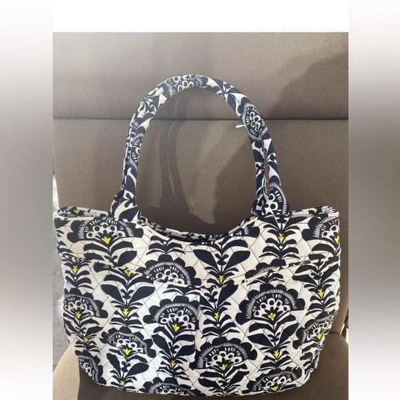 Vera Bradley Pleated Shoulder Bag Fanfare Signature Black White Yellow - Picture 4 of 14